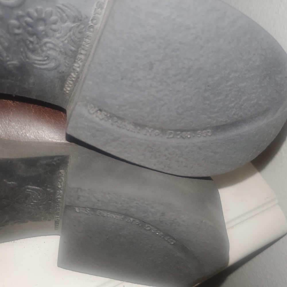 Justin Boots Brown Ankle Booties with Square Toe - Picture 6 of 6